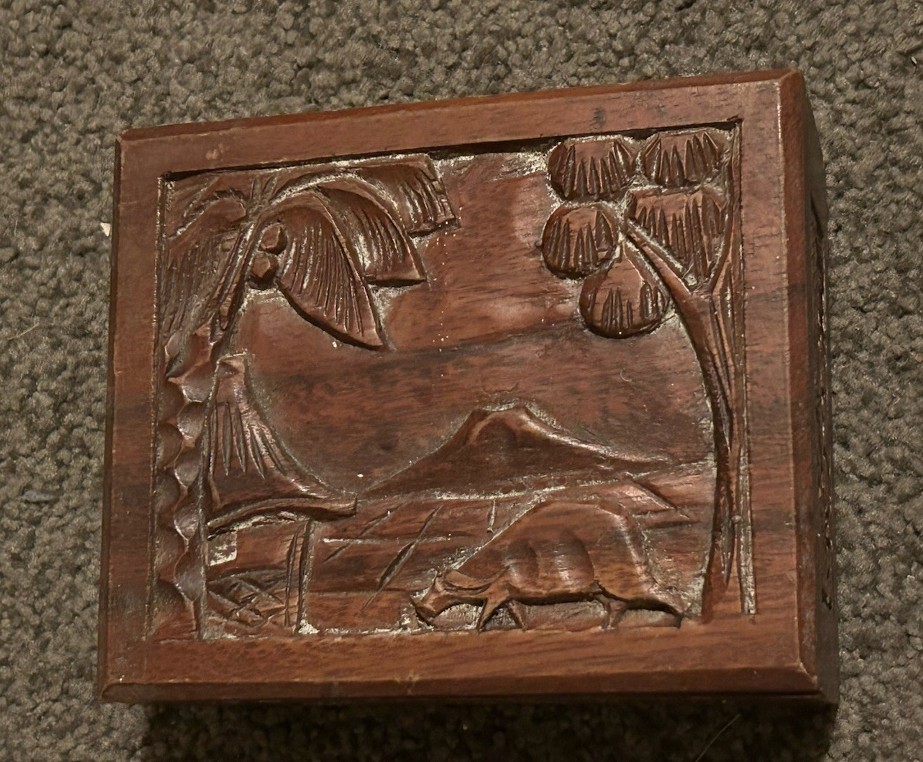 Vintage Hand Carved Wooden Trinket Box Red Felt Lining Asian Landscape Detail Vintage Hand Carved Wooden Trinket Box Red Felt Lining Asian Landscape Detail