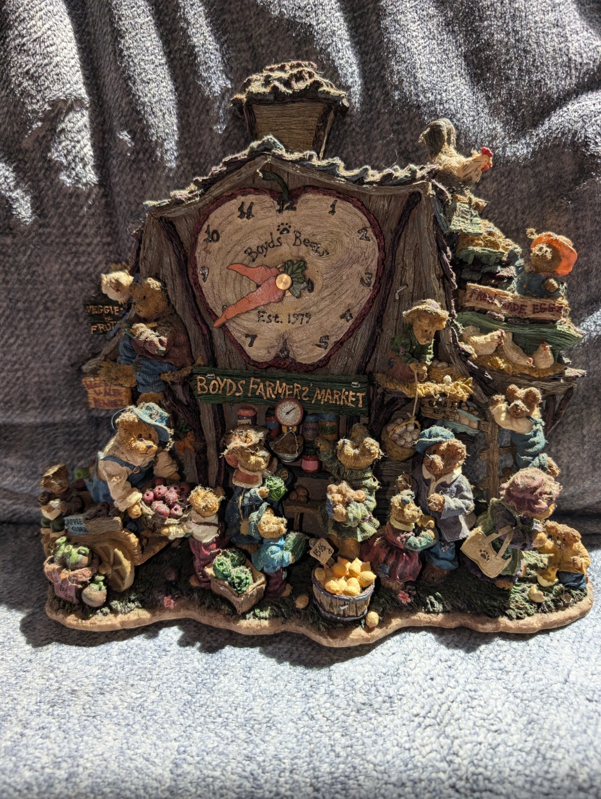 Boyds Bears Danbury Mint Farmers Market Collector Apple Shaped Clock Read