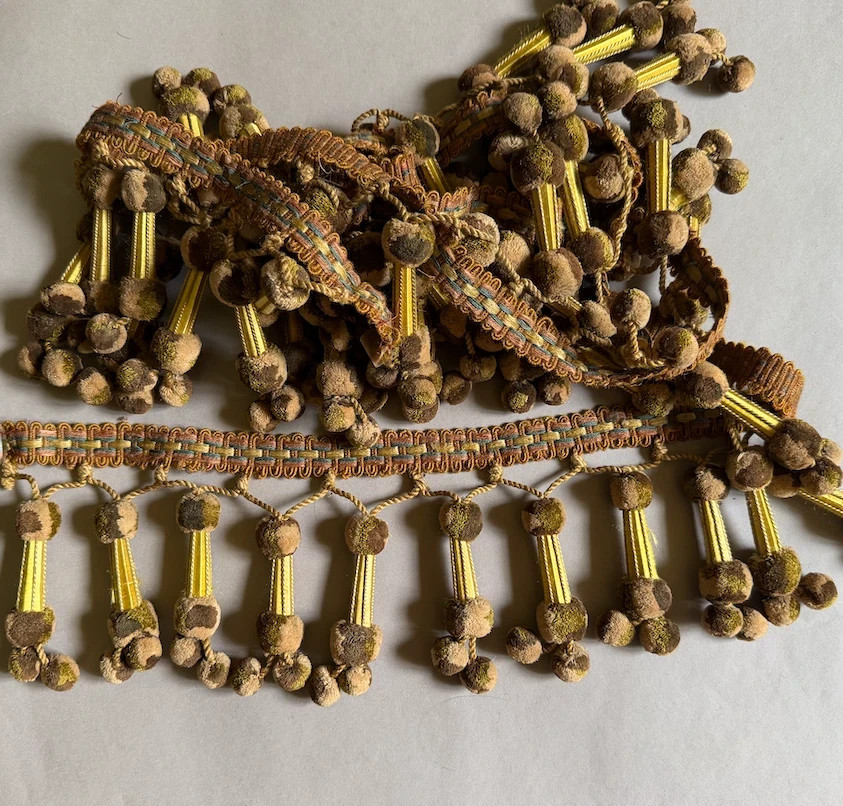 6 Feet Luxurious Antique/Vintage Passementerie Trim with 5