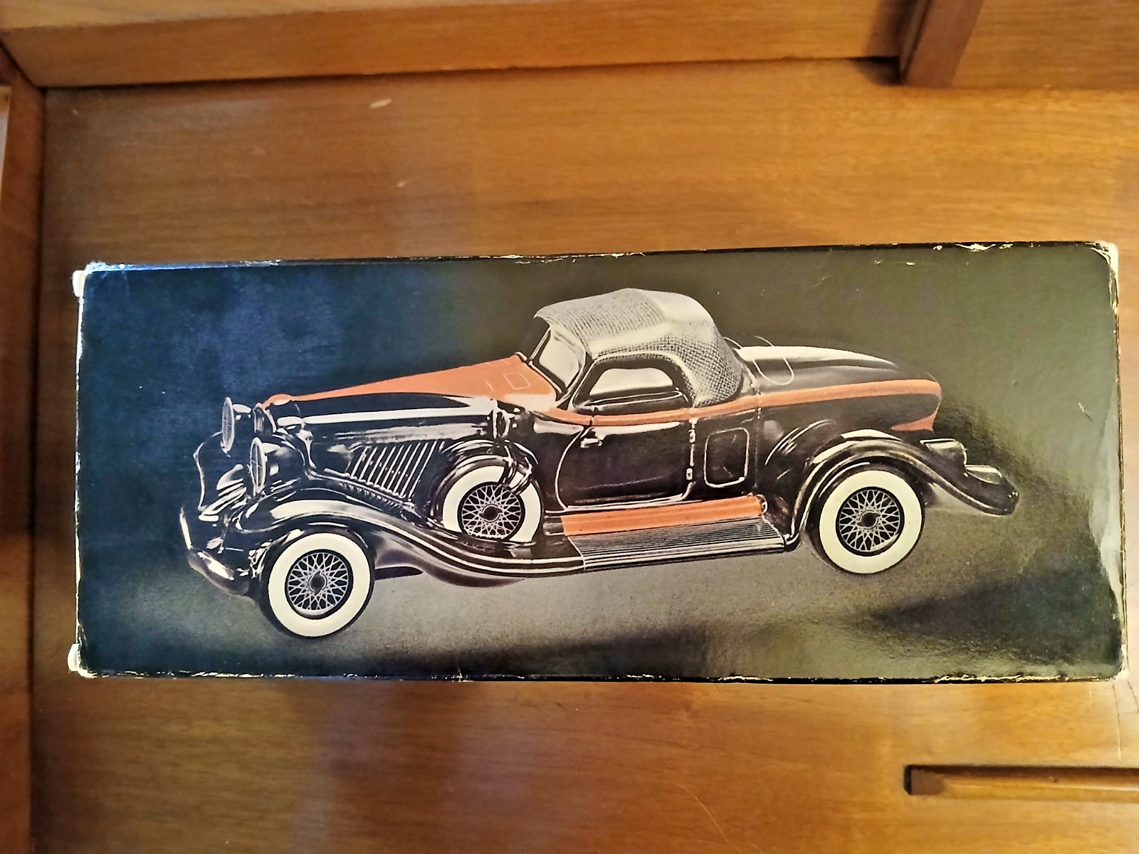 Vintage AVON 1932 Auburn Boattail Speedster Ceramic Replica in Original Box 1983 Vintage AVON 1932 Auburn Boattail Speedster Ceramic Replica in Original Box 1983