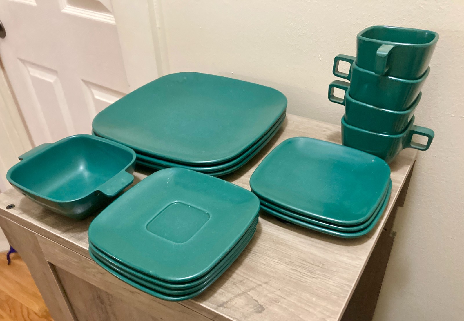 Vtg. Arrowhead Brookpark Ever Ware Square Green 15-Piece Set Melamine