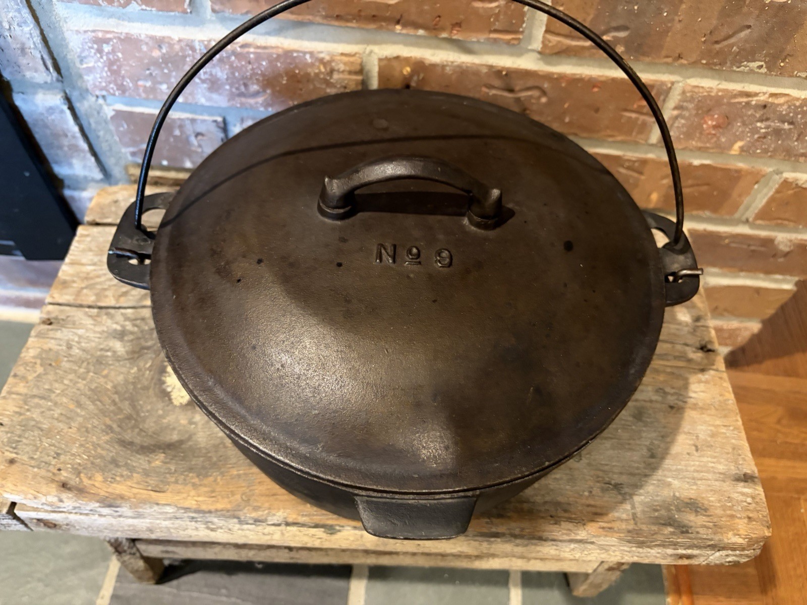 Vintage Martin Stove Company Cast Iron Dutch Oven # 9 Vintage Martin Stove Company Cast Iron Dutch Oven # 9