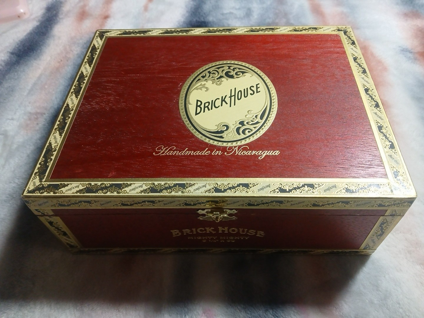 Brick House Nicaraguan Handmade Cigar Box 9x7x3 Red and Gold Wooden Brick House Nicaraguan Handmade Cigar Box 9x7x3 Red and Gold Wooden