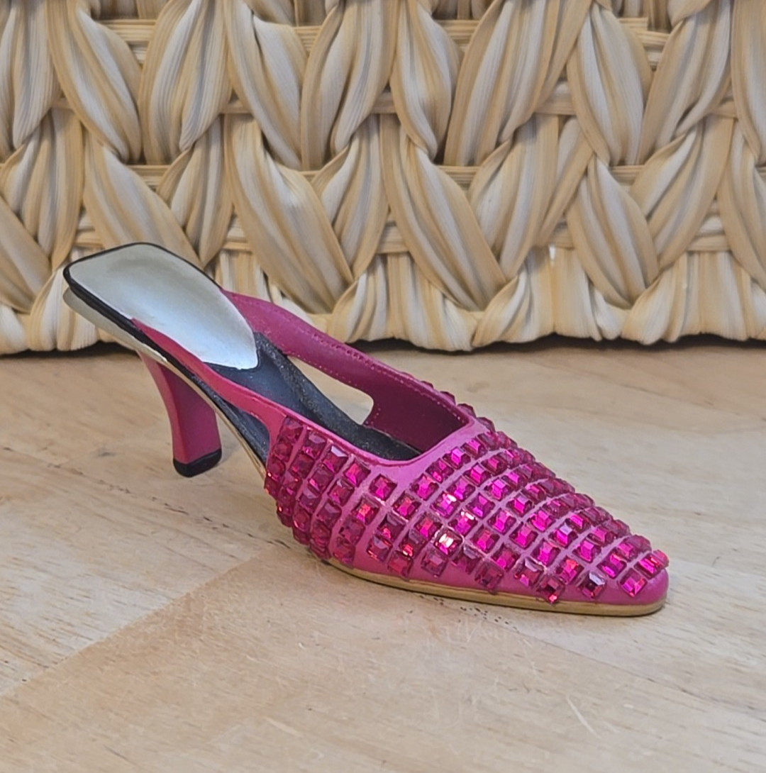 2002 Just the Right Shoe Raine Figurine Only #25227 ~ Midori Magenta