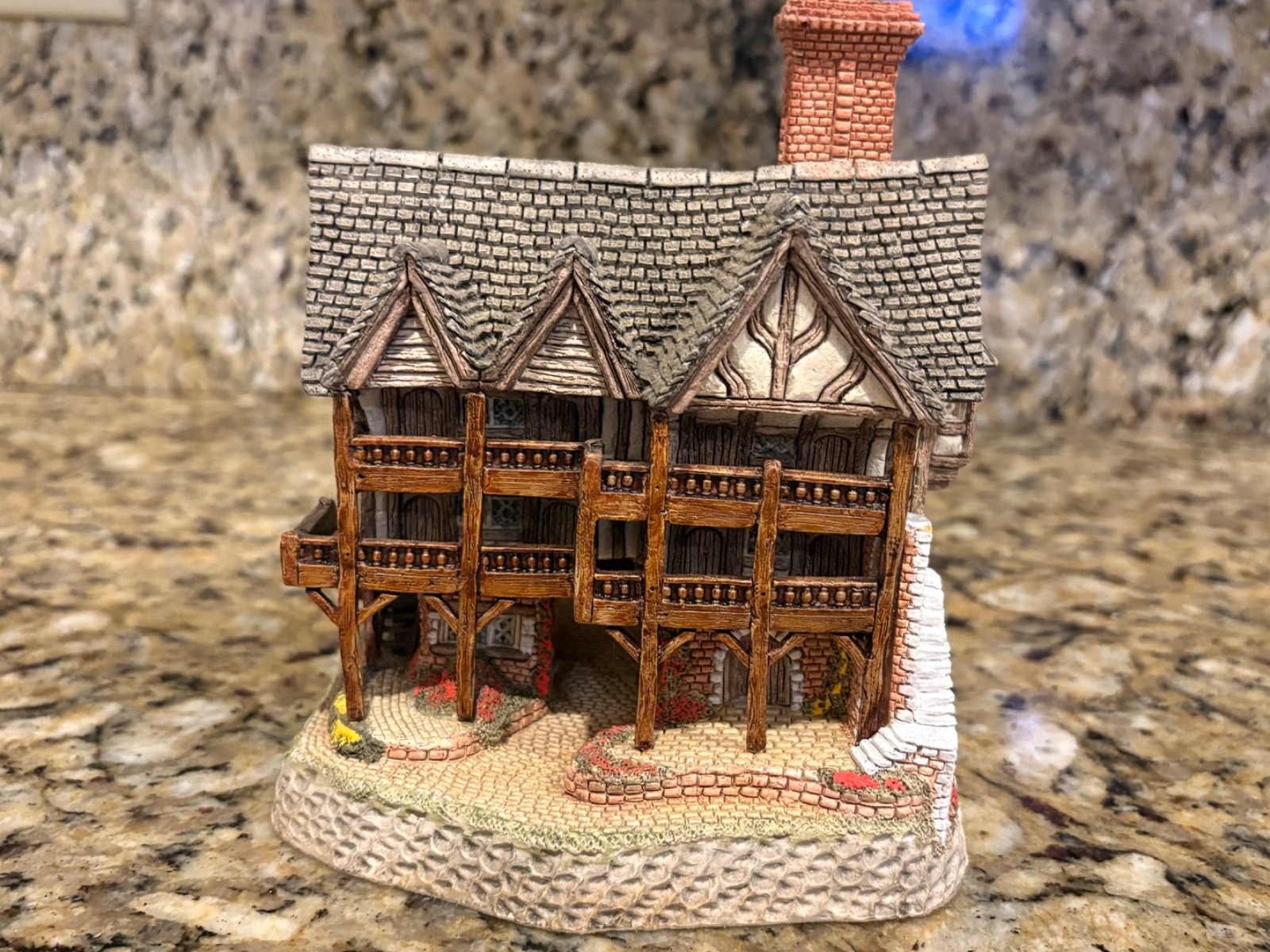 David Winter The Grange Ceramic & Porcelain Tudor-Style Cottage David Winter The Grange Ceramic & Porcelain Tudor-Style Cottage