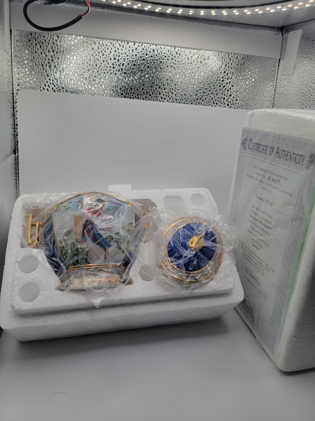 Ardleigh Elliott Legends Of Westlake Laurel Peak Heirloom Porcelain Music Box Ardleigh Elliott Legends Of Westlake Laurel Peak Heirloom Porcelain Music Box