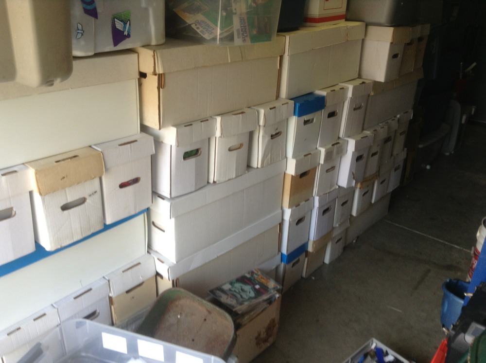 Huge Lot Of 100 comics , Storage Unit Find Awesome Lot Great Collection Huge Lot Of 100 comics , Storage Unit Find Awesome Lot Great Collection