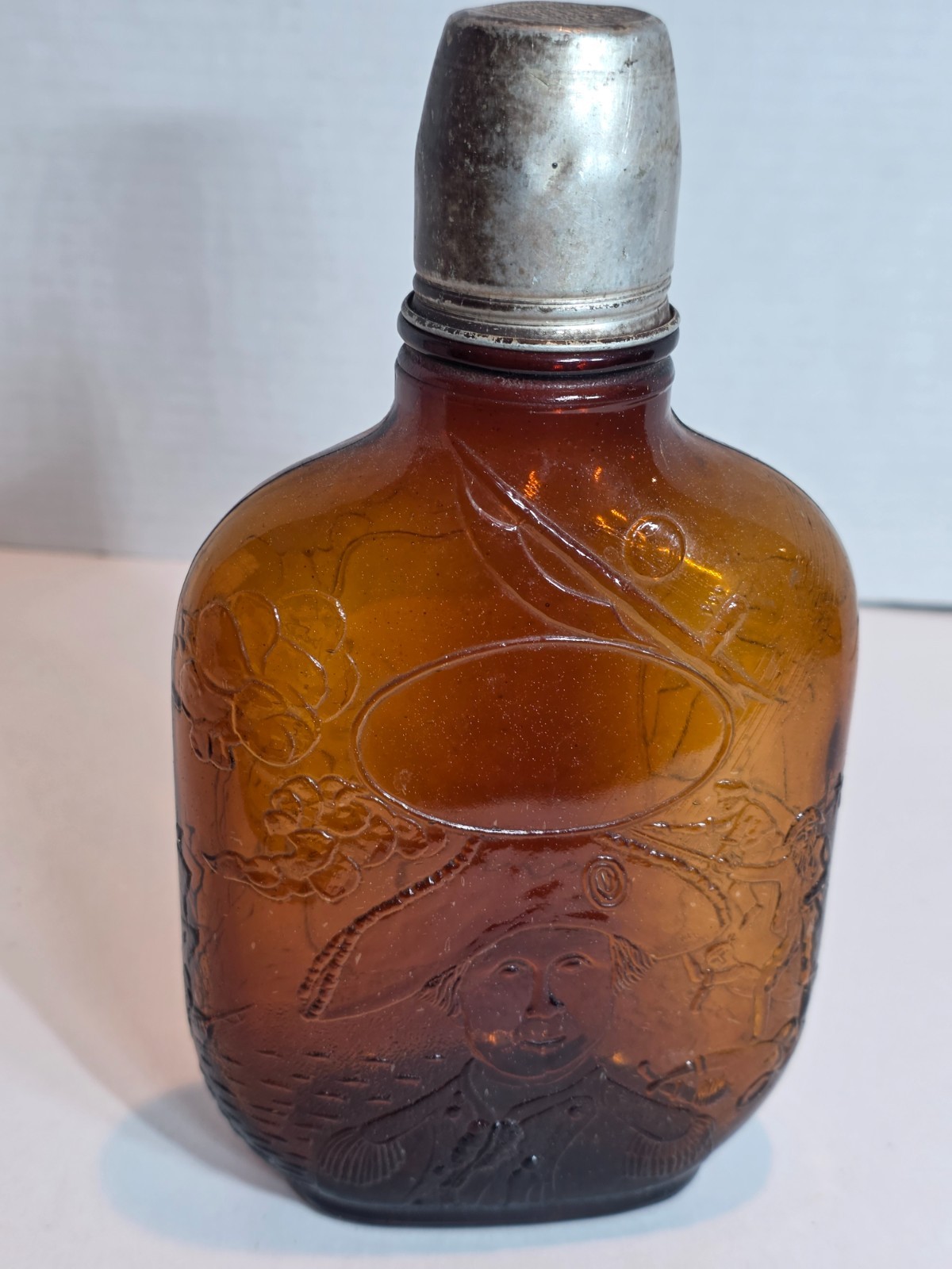 1930s Paul Jones Whiskey Bottle (Patriot) Frankfort Distillery, KY Amber/Cap
