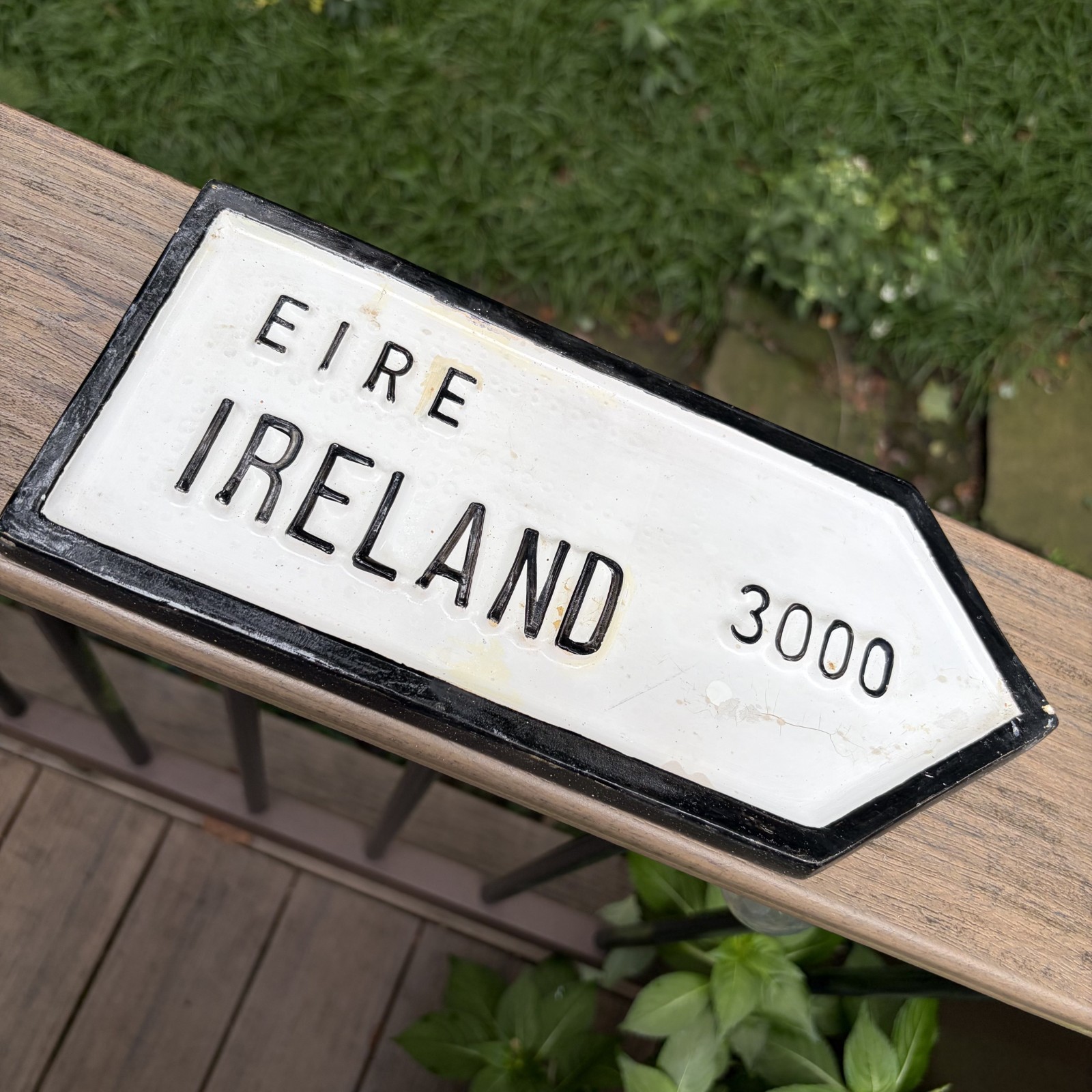 EIRE Ireland 3000 Hand Cast Irish Road Sign Replica Polycrafts Made in Ireland EIRE Ireland 3000 Hand Cast Irish Road Sign Replica Polycrafts Made in Ireland