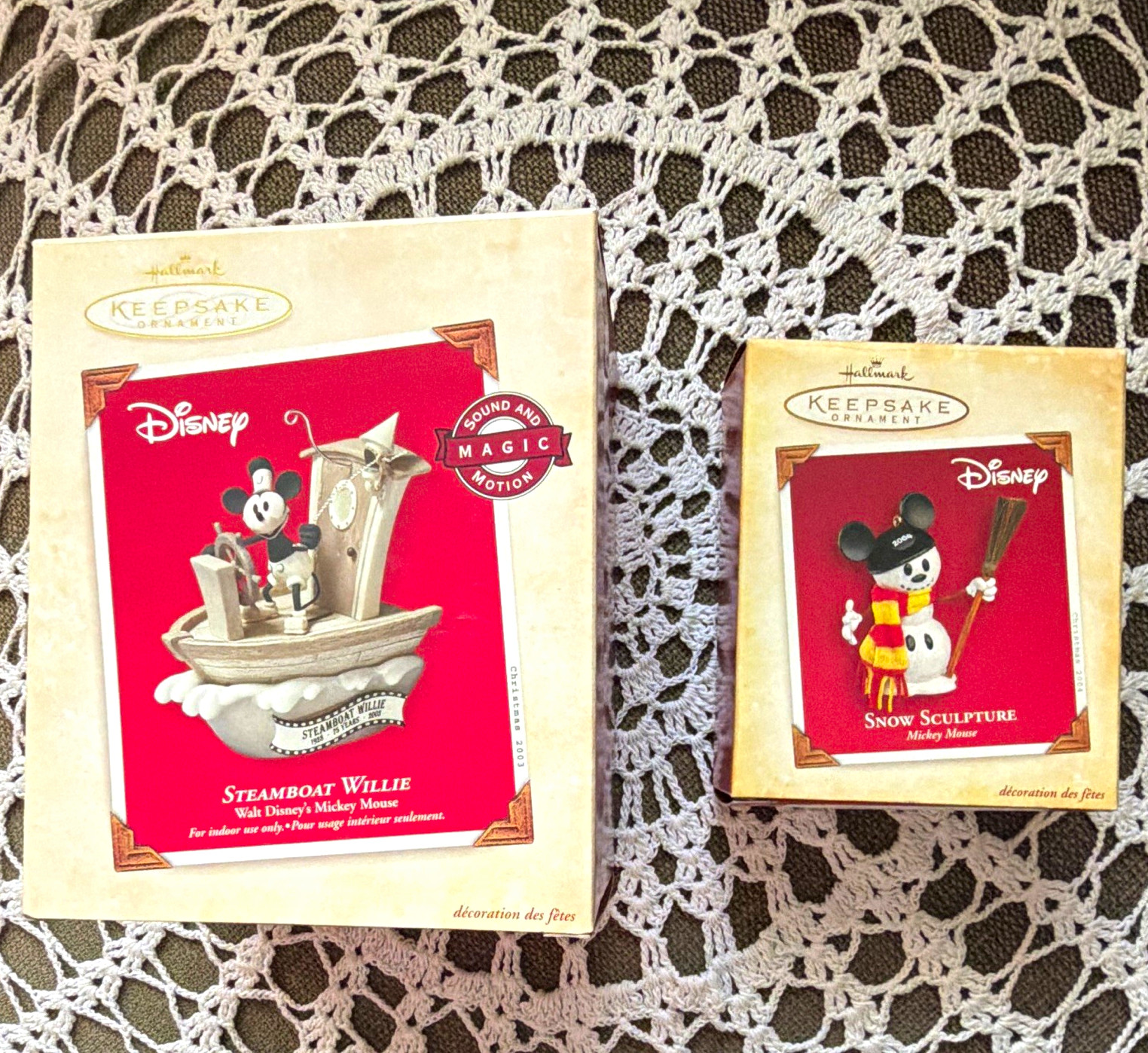 Hallmark Keepsake Disney Mickey Mouse Steamboat Willie & Snow Sculpture 03-04