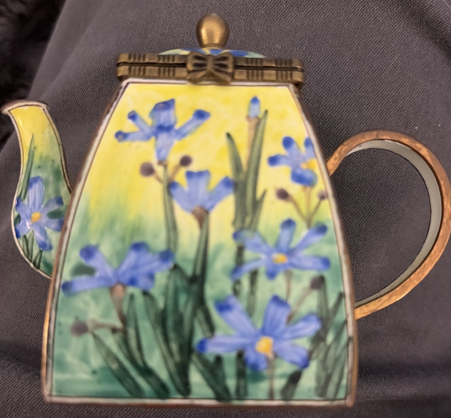 Vintage Kelvin Chen mini enamel Tea Pot Hand Painted “Blue Eyed Grass” #2830 Vintage Kelvin Chen mini enamel Tea Pot Hand Painted “Blue Eyed Grass” #2830