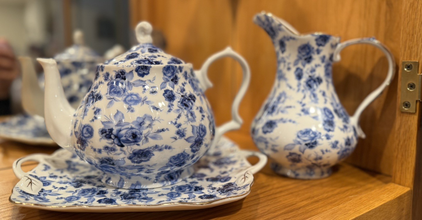 Vintage Blue Rose Pattern London Pottery China 3 Piece Teapot Set Vintage Blue Rose Pattern London Pottery China 3 Piece Teapot Set