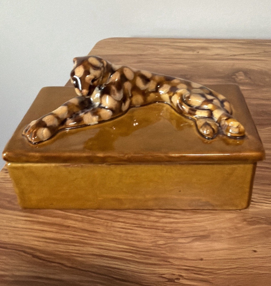vintage Royal Haeger ceramic trinket box. R631 USA vintage Royal Haeger ceramic trinket box. R631 USA
