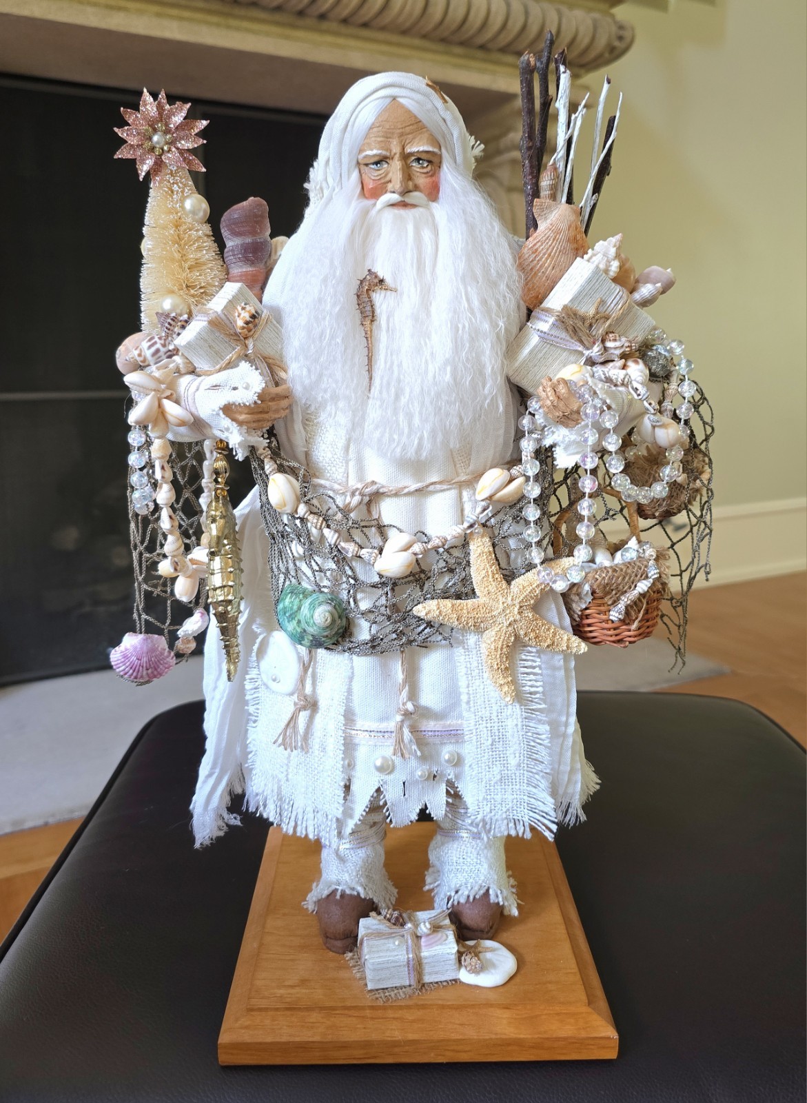 LYNN HANEY Santa Beachcomber The Shell Collector 1991 Coastal Seaside Signed LYNN HANEY Santa Beachcomber The Shell Collector 1991 Coastal Seaside Signed