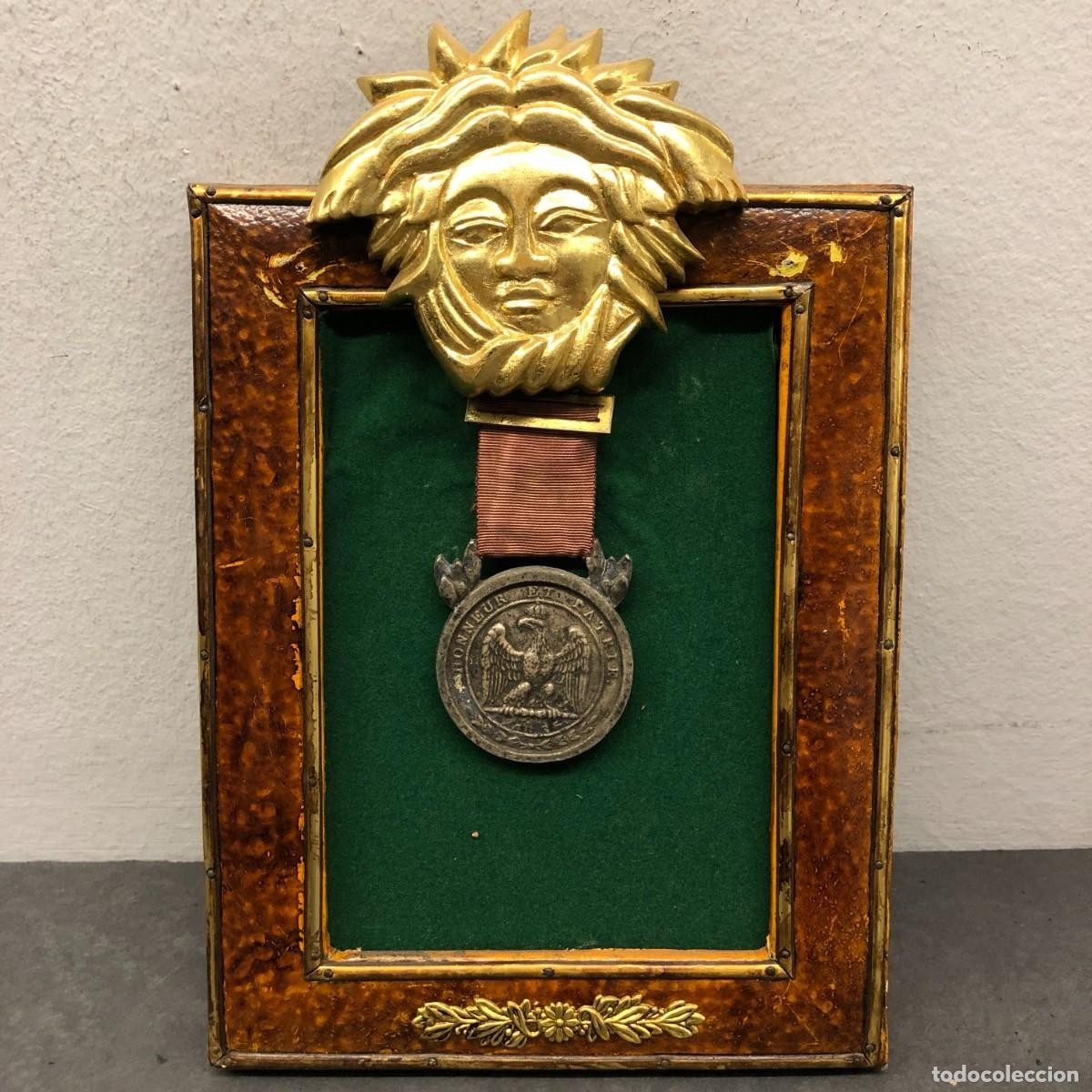 Antique French Honneur Et Patrie Medal Framed Eagle Crest Sunburst Display 23x18 Antique French Honneur Et Patrie Medal Framed Eagle Crest Sunburst Display 23x18