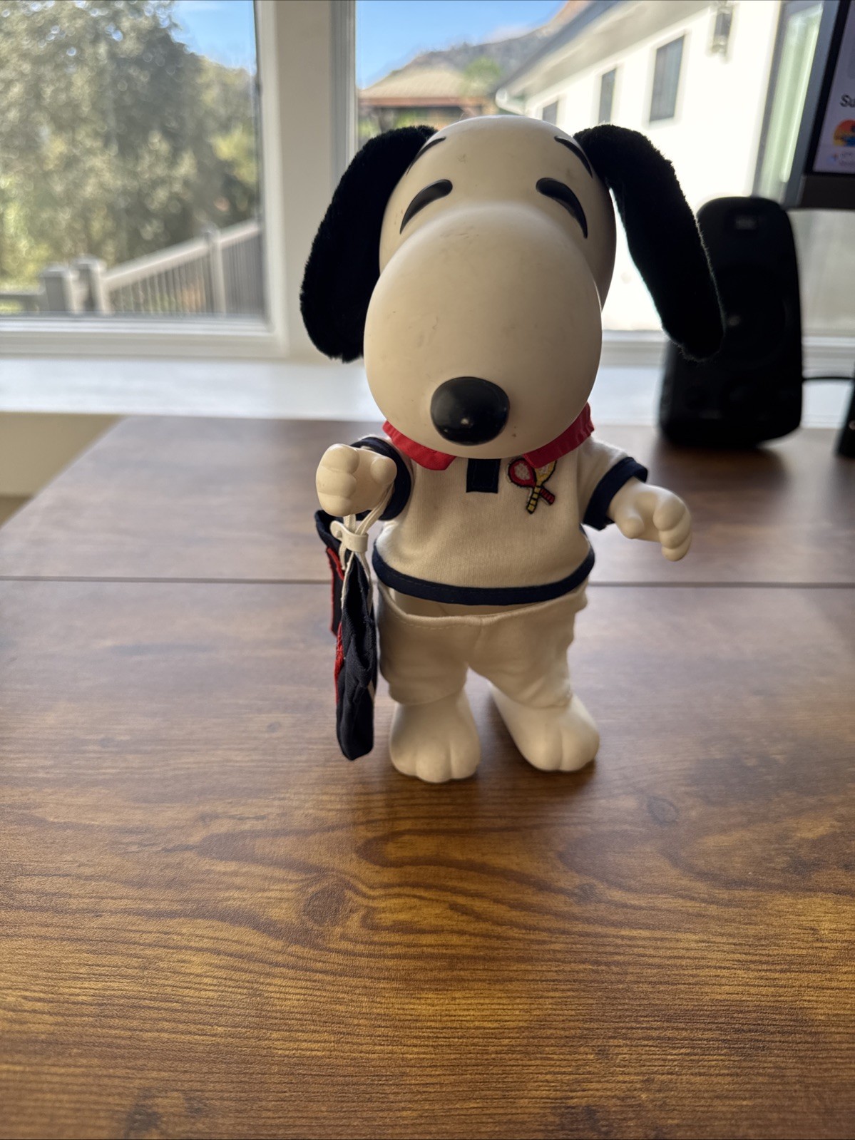 Vintage 1966 Tennis Snoopy 8.5\