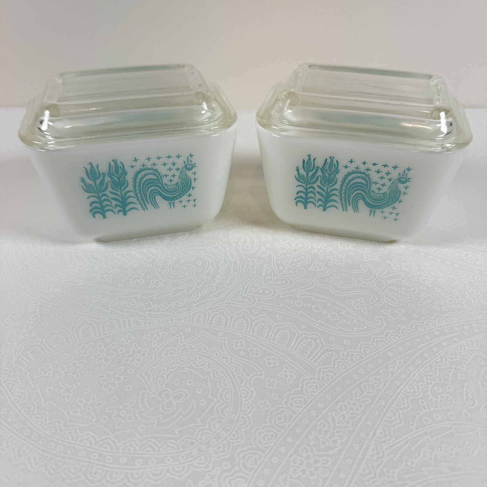 Vintage Pyrex Butterprint 501 Fridgie Refrigerator Dishes w Lids Set of 2 Vintage Pyrex Butterprint 501 Fridgie Refrigerator Dishes w Lids Set of 2