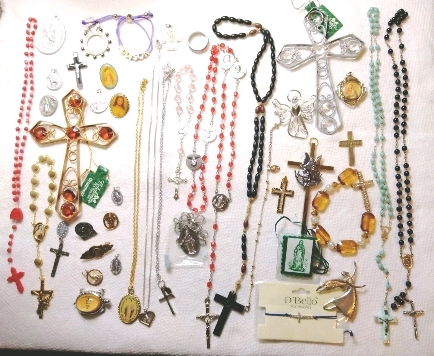 Vintage Catholic Lot Of Medals Pendants Necklace Rosary Jewelry Bracelet Vintage Catholic Lot Of Medals Pendants Necklace Rosary Jewelry Bracelet