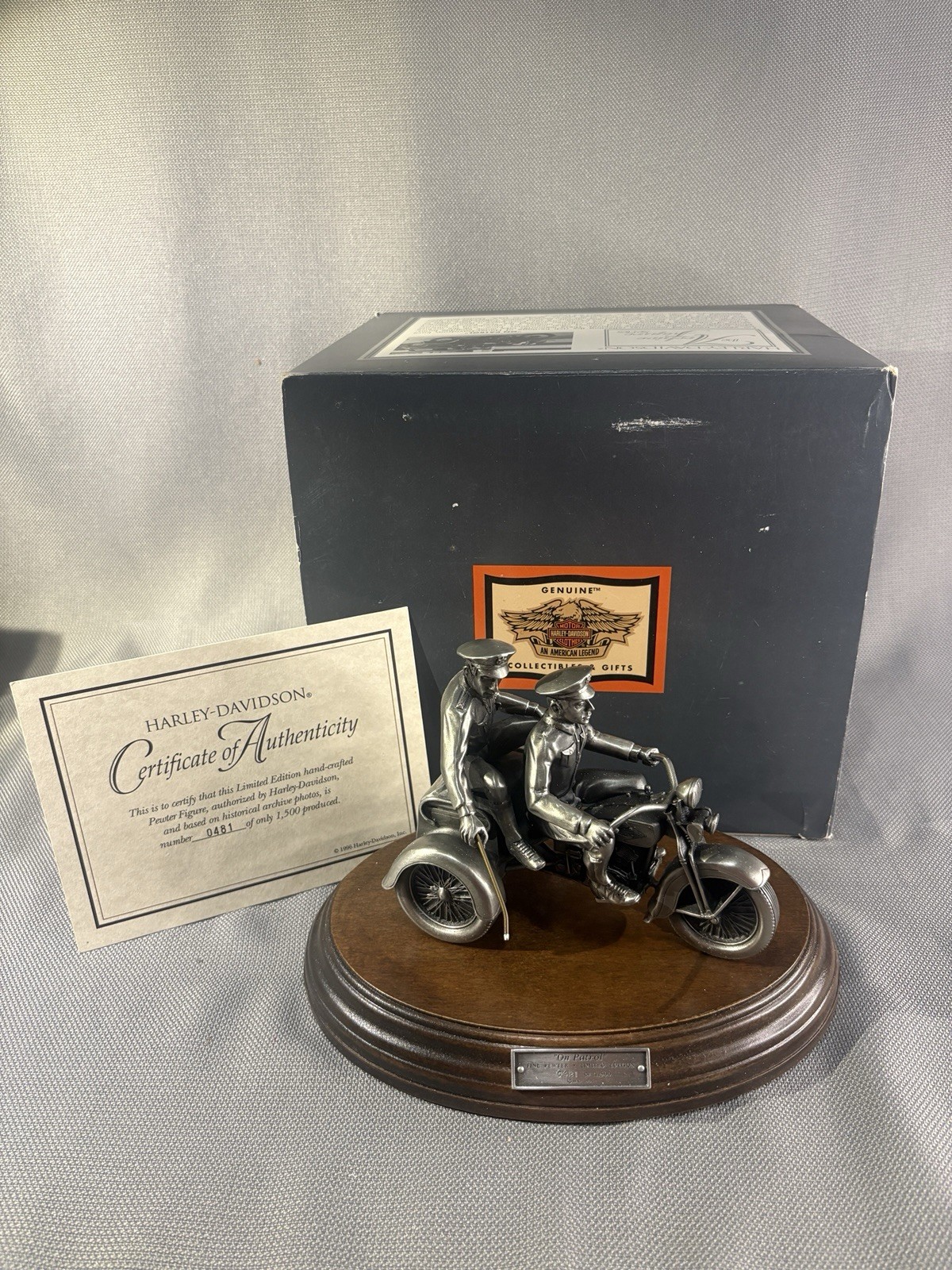 Vintage 1996 Harley Davidson Archive Series Pewter ON PATROL Police Motorcycle Vintage 1996 Harley Davidson Archive Series Pewter ON PATROL Police Motorcycle