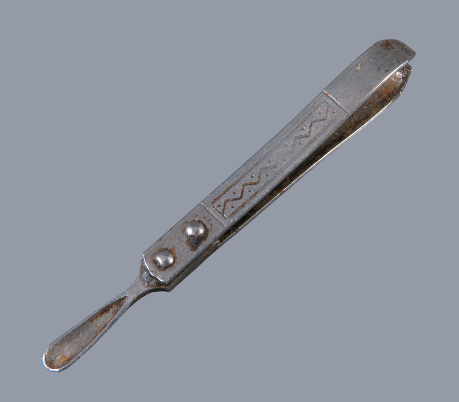 Antique? Vintage EAR WAX SPOON Pick w/Tweezers on Handle Silver Metal Victorian? Antique? Vintage EAR WAX SPOON Pick w/Tweezers on Handle Silver Metal Victorian?