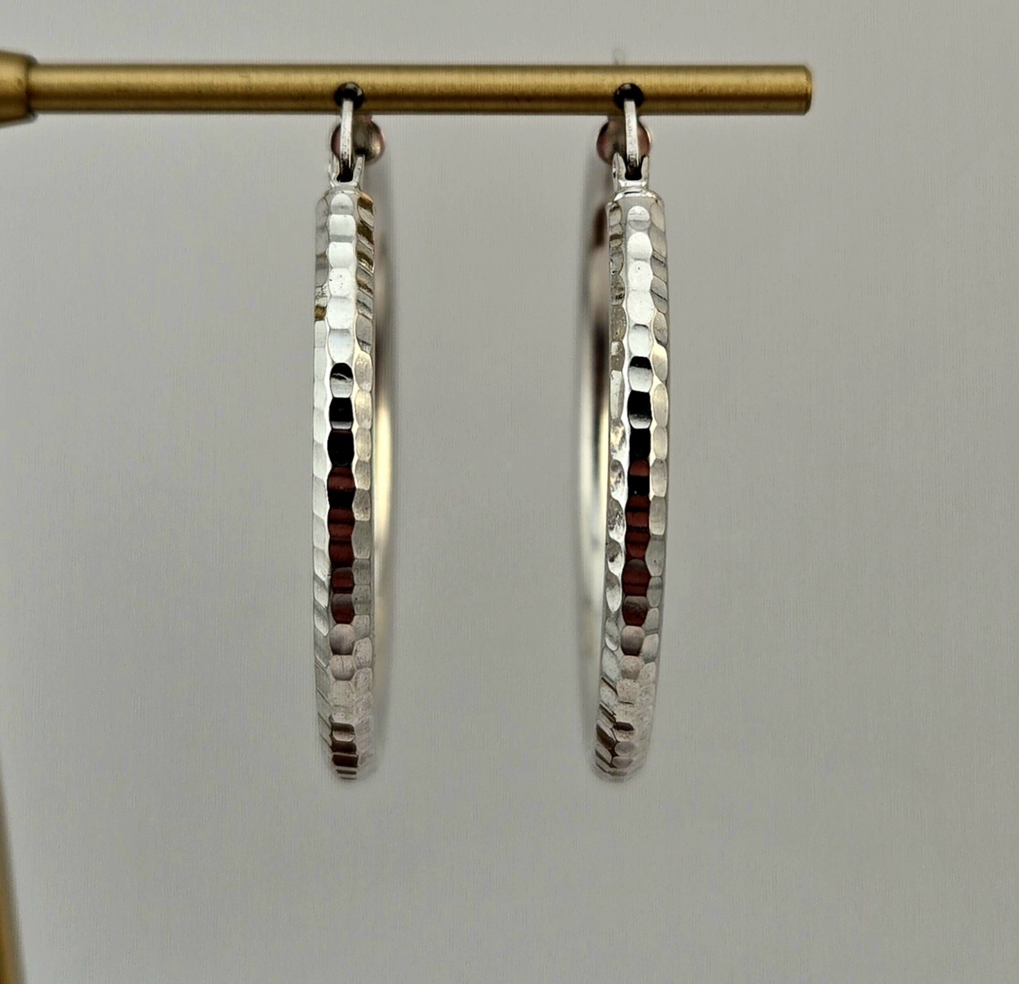 VTG Sterling Silver Hoop Thin Earrings Hammered Finish Classic 925 - 5.4g