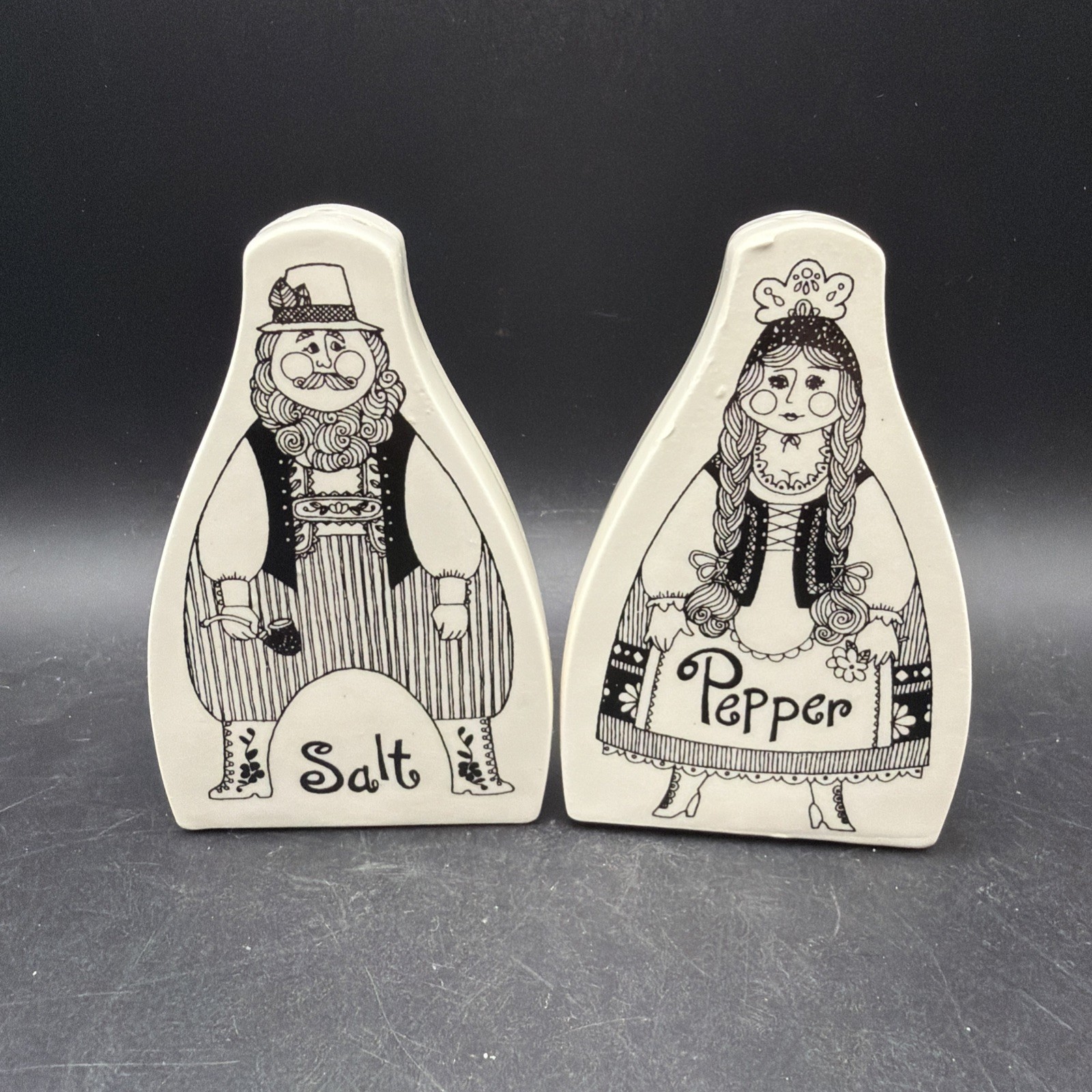Vtg Scandinavian Figgjo Flint Turi Salt & Pepper Shakers Set Of 2 White & Black