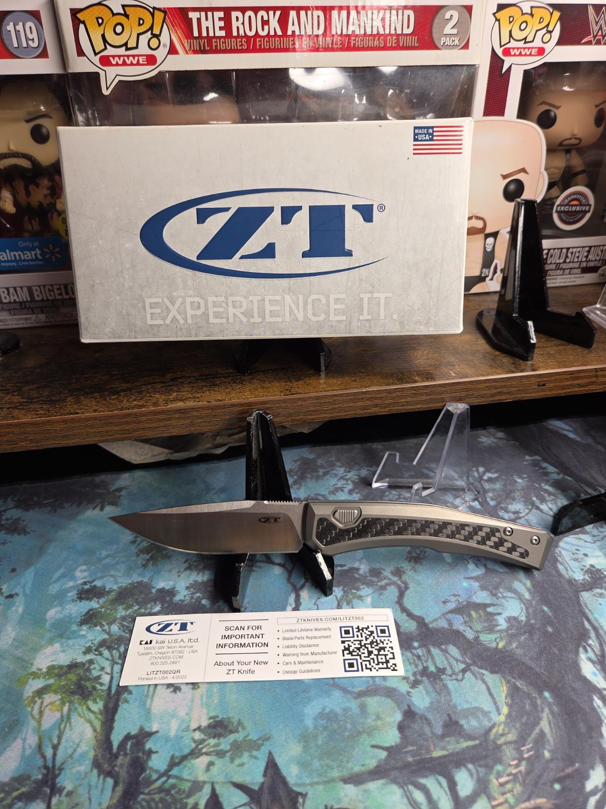 Zero Tolerance 0556 ZT Push Button Titanium CF Inlay MagnaCut 2TN USA Zero Tolerance 0556 ZT Push Button Titanium CF Inlay MagnaCut 2TN USA
