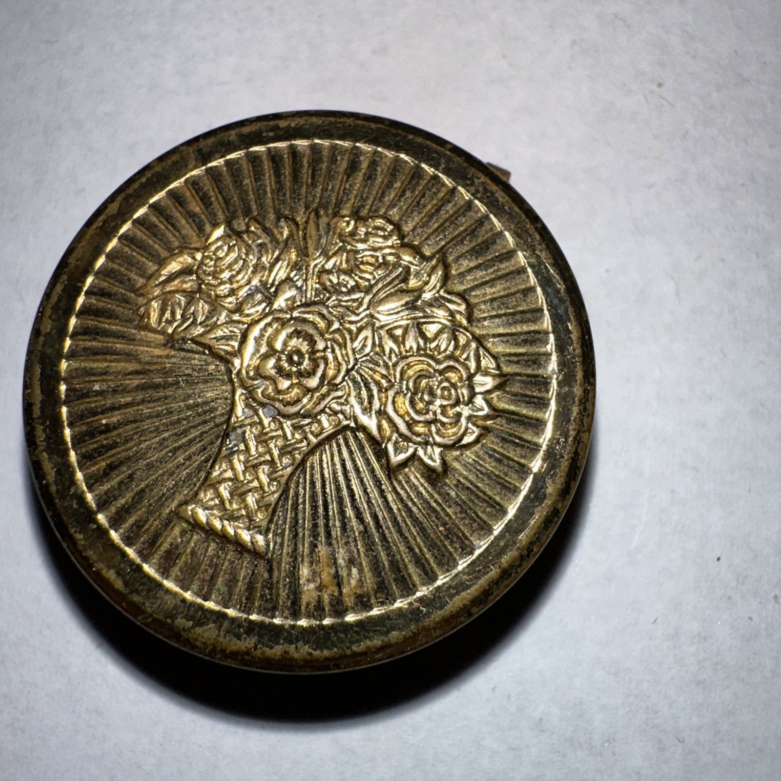 Vintage Cara Nome Action green eye shadow Makeup Compact Mirror Collector 30-40s