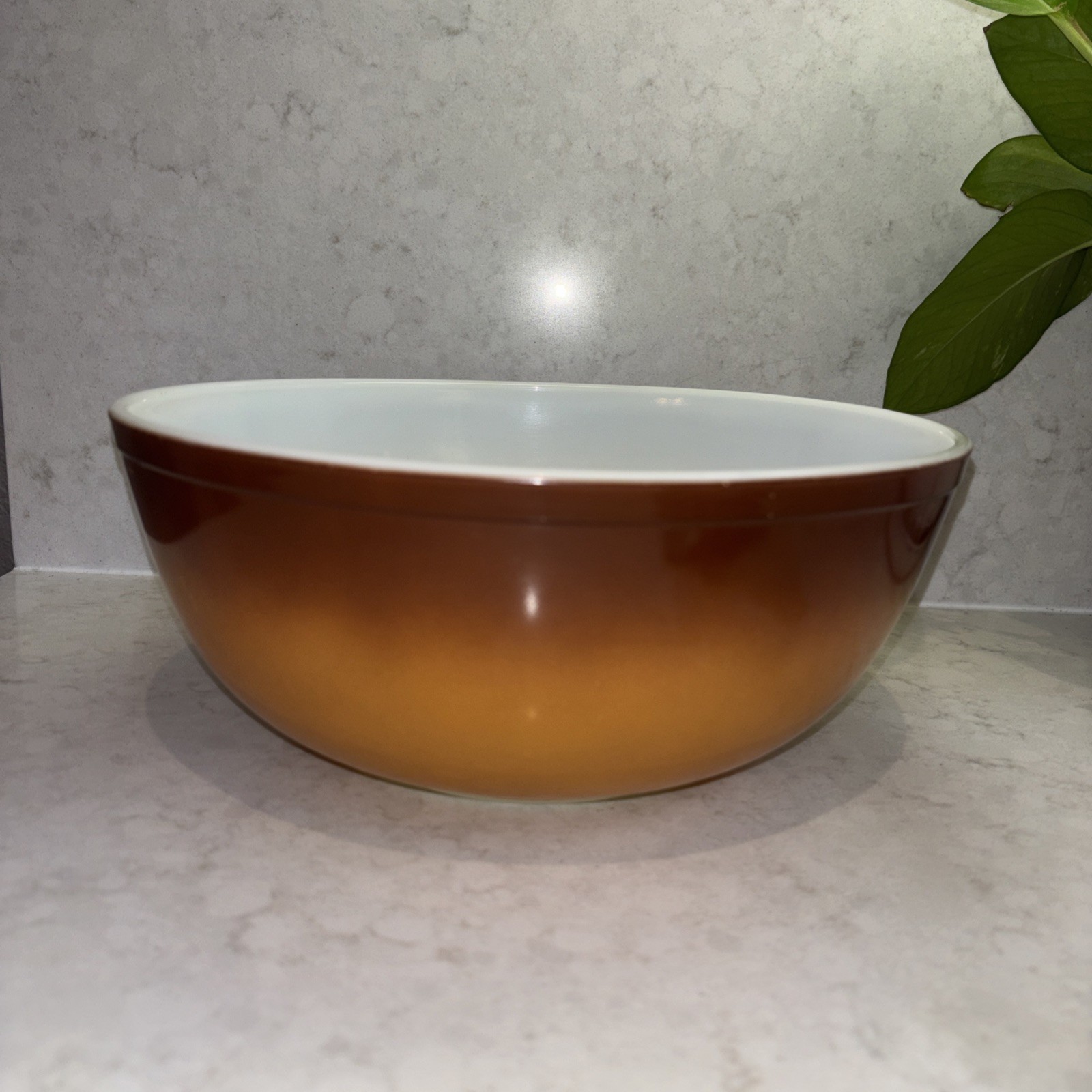VTG Pyrex Orange To Brown  Ombre 4 QT  404 Mixing Bowl - Previously Loved