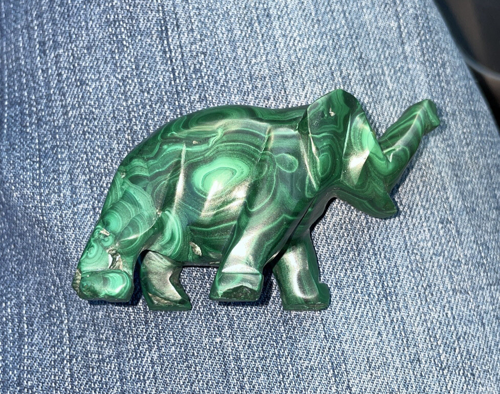 Malachite Elephant Carving - Natural Beauty and Serene Elegance