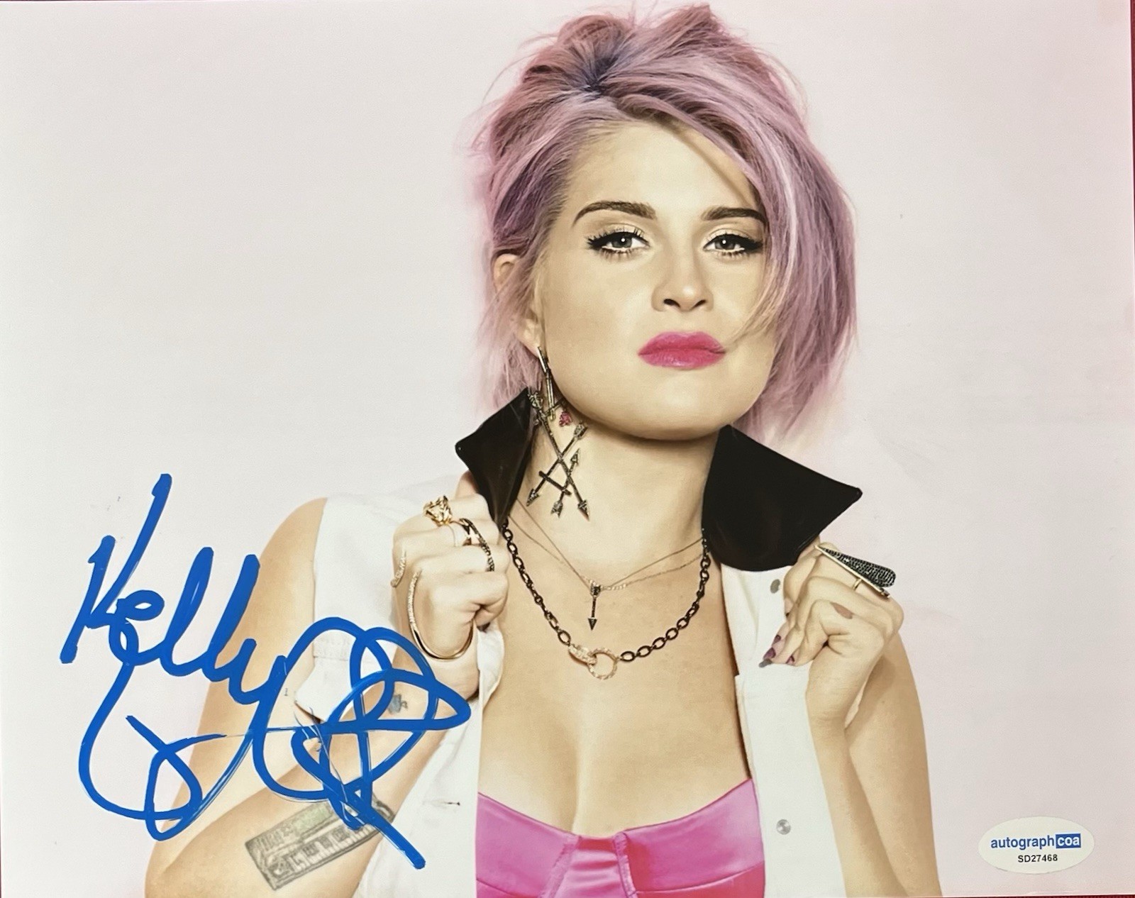 KELLY OSBOURNE SIGNED THE OSBOURNES FASHION POLICE 8x10 PHOTO - ACOA COA KELLY OSBOURNE SIGNED THE OSBOURNES FASHION POLICE 8x10 PHOTO - ACOA COA