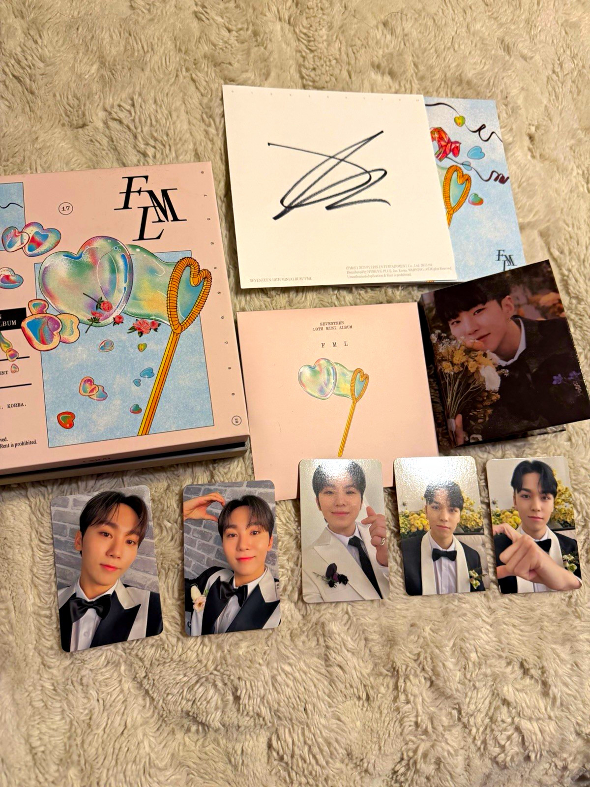 SEVENTEEN FML CARAT VERSION SIGNED ALBUM.