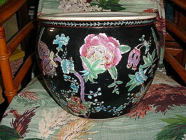 Vintage Chinese Famille Noire(Black Ground) Pircelain PLanter / Jardiniere Vintage Chinese Famille Noire(Black Ground) Pircelain PLanter / Jardiniere