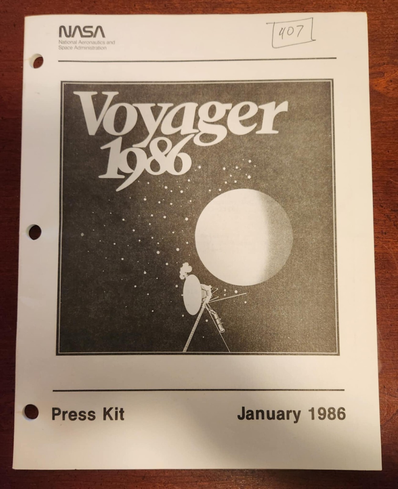 NASA Voyager 1986 Press Kit Booklet - Paperback NASA Voyager 1986 Press Kit Booklet - Paperback