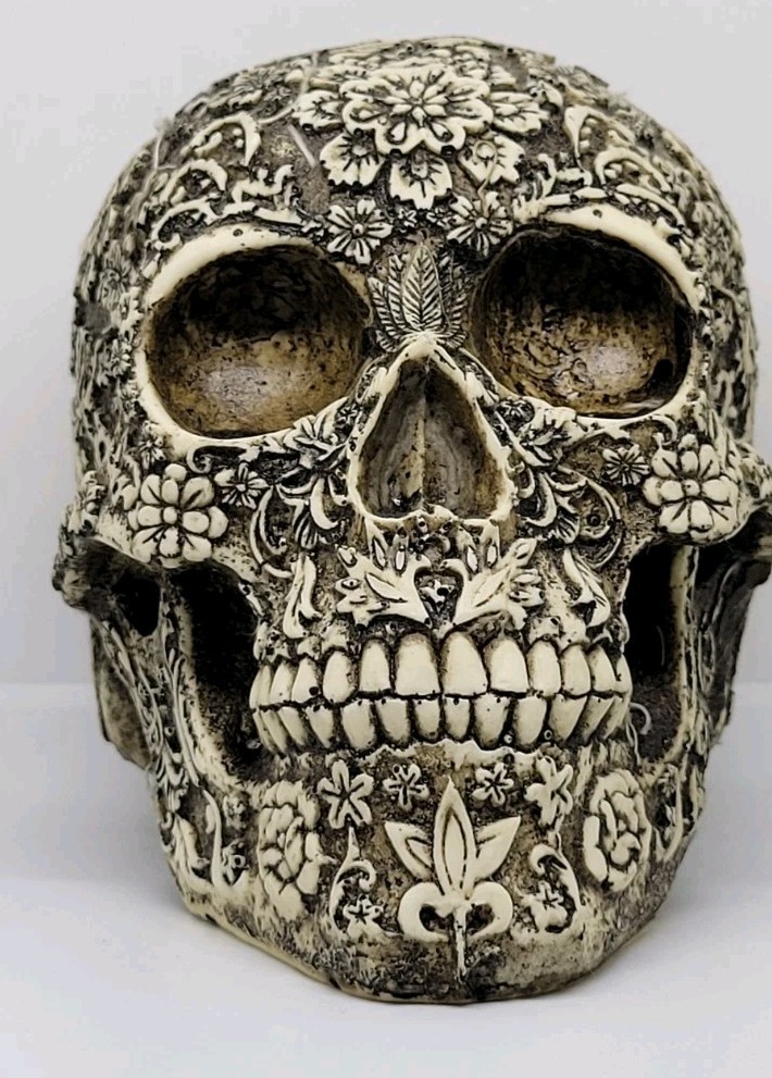 DECORATIVE SKULL FROM MEXICO FLORAL PATTERNS BEAUTIFUL UNIQUE OFFICE DECOR 🔥🌹 DECORATIVE SKULL FROM MEXICO FLORAL PATTERNS BEAUTIFUL UNIQUE OFFICE DECOR 🔥🌹