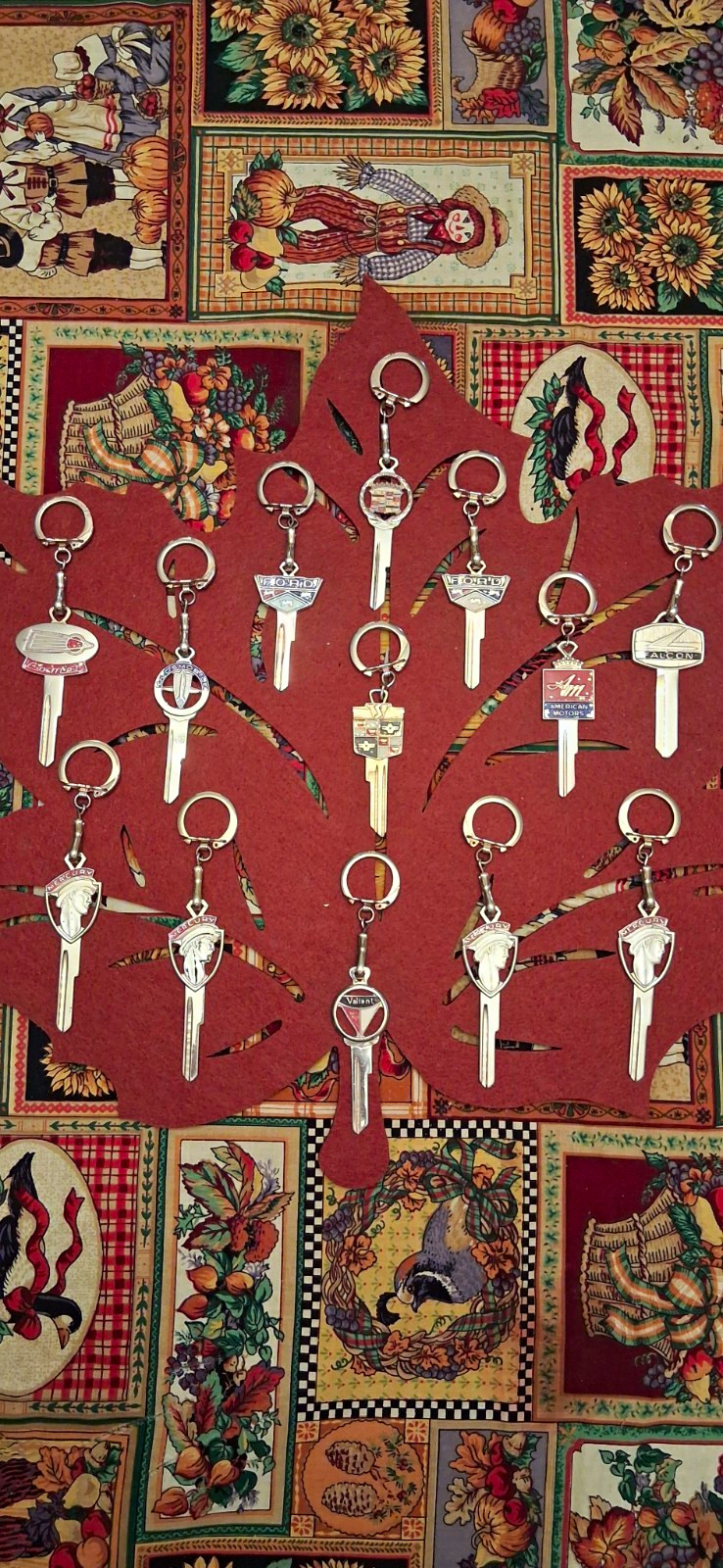 15 Uncut Gold Plated Vintage Automobile Crest Logo Keys With Attached Key Chain
