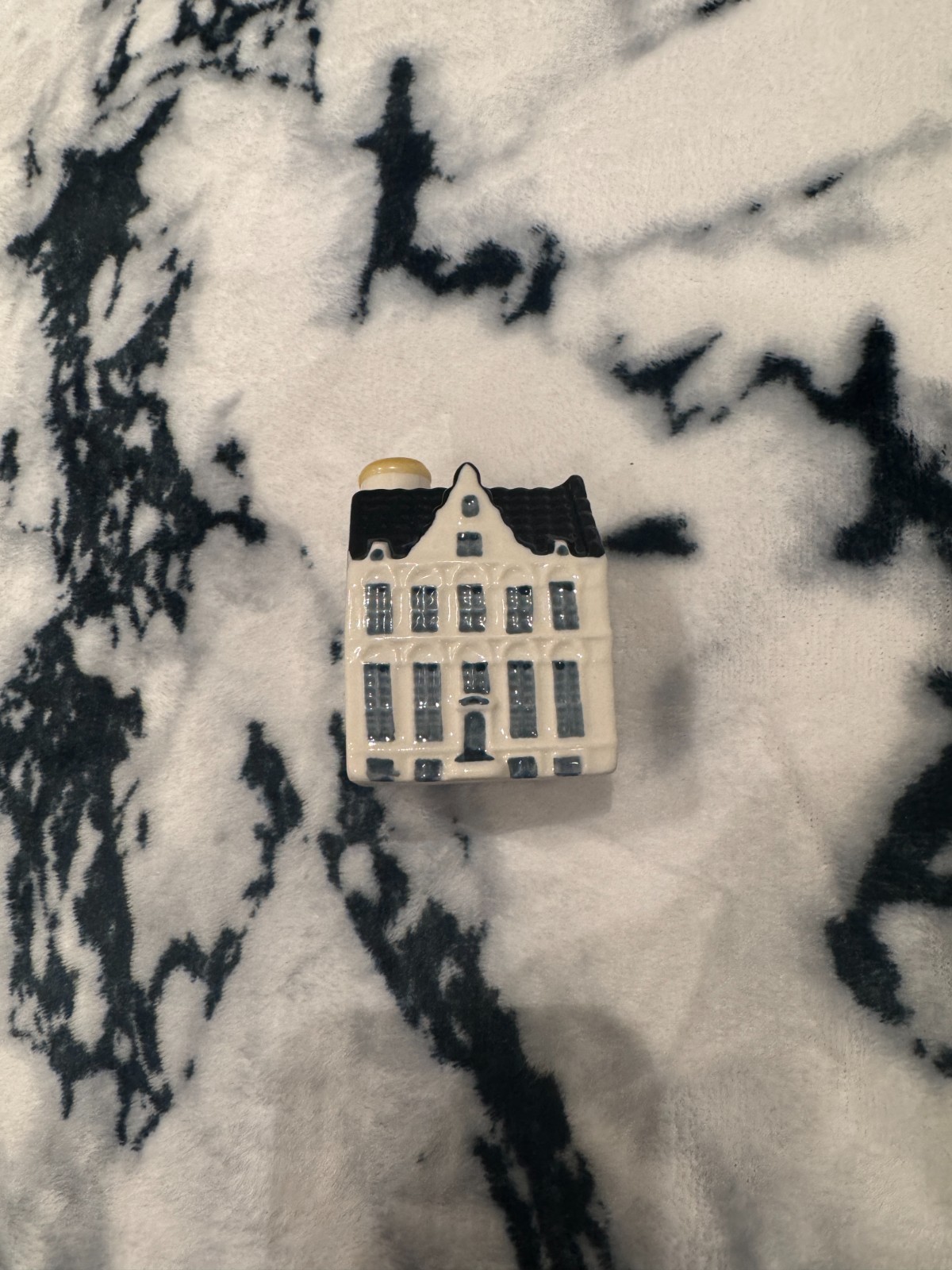 empty klm house 105 empty klm house 105
