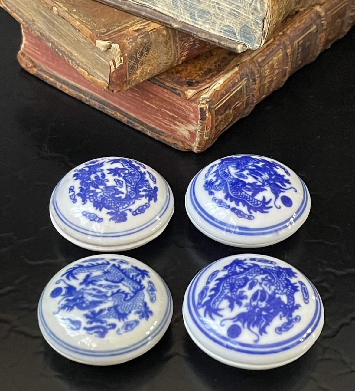 🎄🎄🎄 Rare Set Four Petite Blue White Dragon Chinoiserie Red Ink Boxes MCM 1.6”