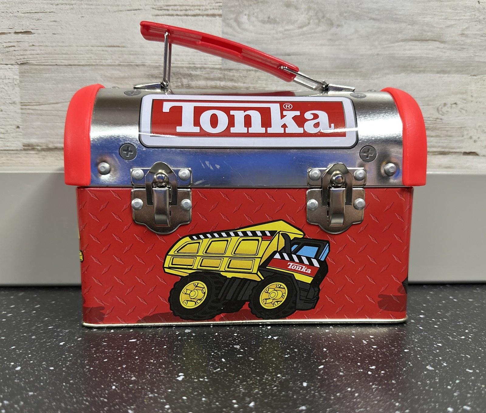 Vintage 2000 Tonka Trucks Red Silver Metal Lunch Box Pail Tin Rare HTF New A1* Vintage 2000 Tonka Trucks Red Silver Metal Lunch Box Pail Tin Rare HTF New A1*
