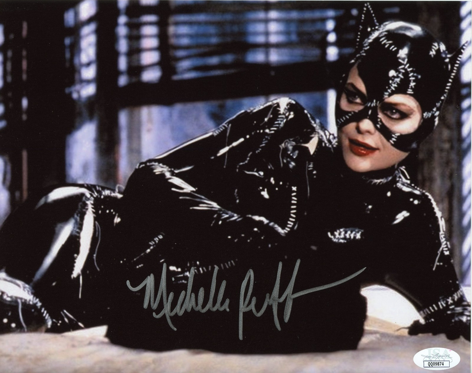 Michelle Pfeiffer ~ Signed Autographed Batman Returns Catwoman Photo ~ JSA COA
