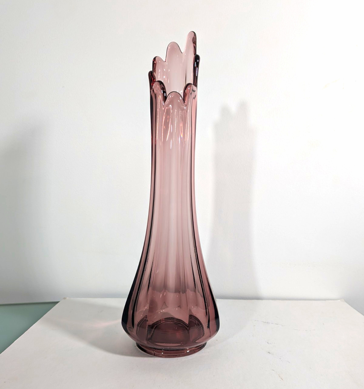 Vintage L. E. Smith Amethyst Purple 8 Panel Swung Vase 