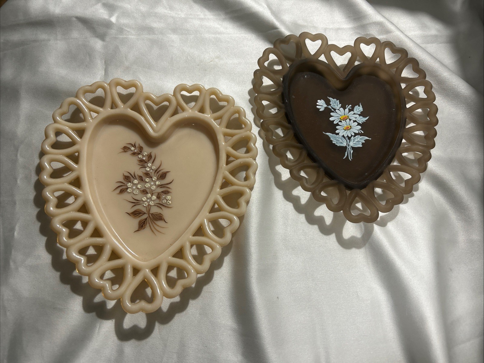 Set Of 2 Vintage Westmoreland Glass Heart Shaped Trinket Dishes Hand-Painted Set Of 2 Vintage Westmoreland Glass Heart Shaped Trinket Dishes Hand-Painted