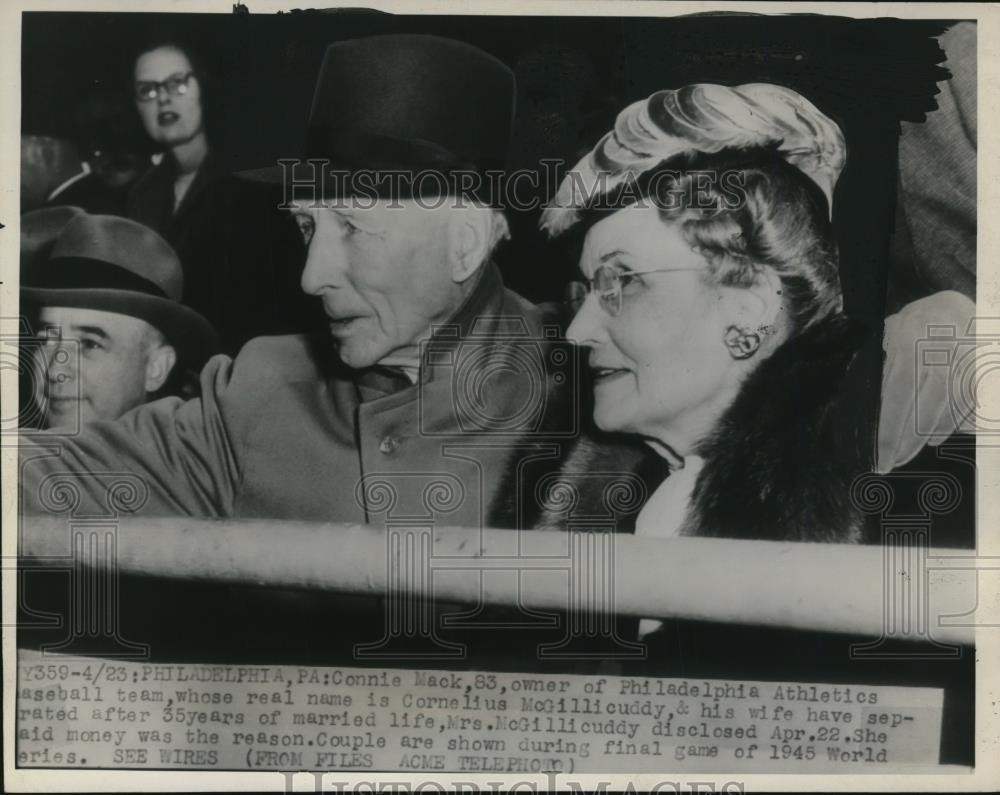 1946 Press Photo Athletics owner Connie Mack & wife at World Series game 1946 Press Photo Athletics owner Connie Mack & wife at World Series game