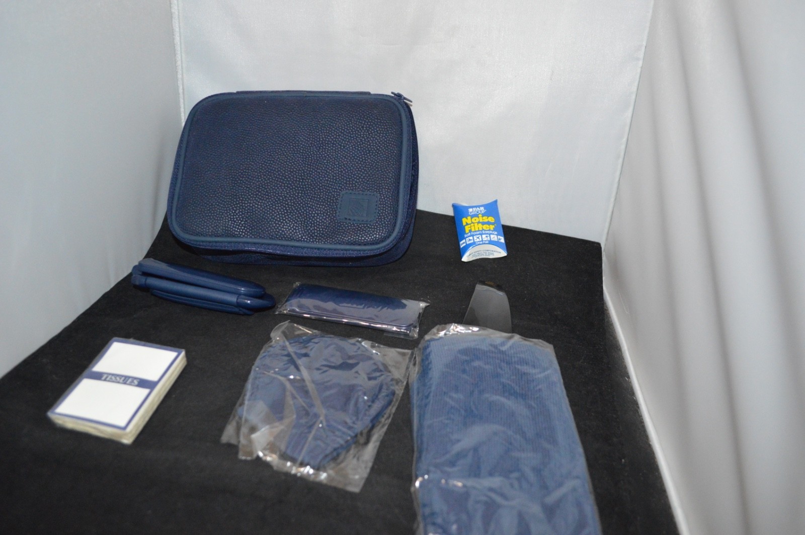 Vintage Continental Airlines Business First Class Travel Amenity Toiletry Bag W5