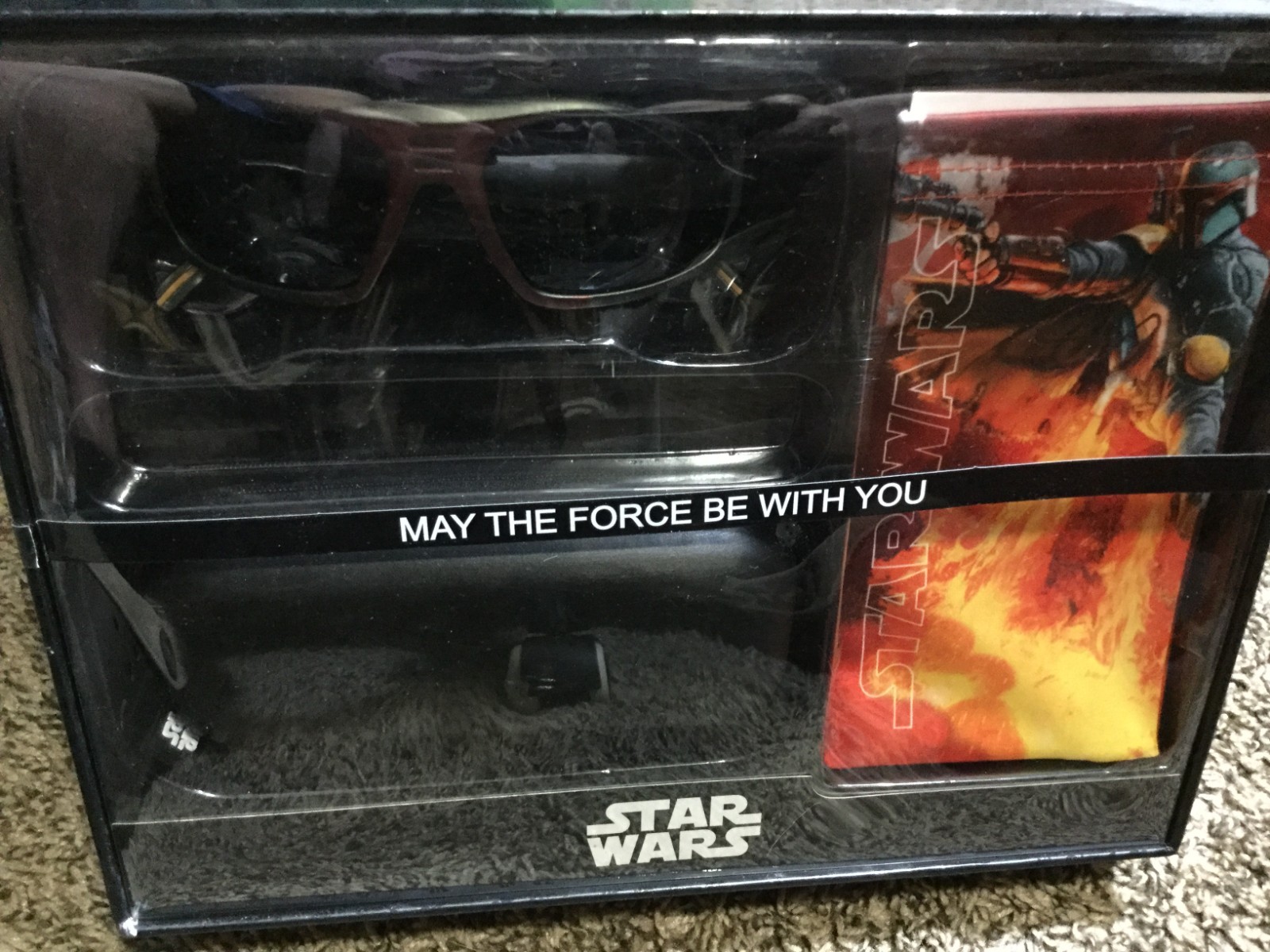 Men's Star Wars boba fett Foster Grant Sunglass Gift Set RARE