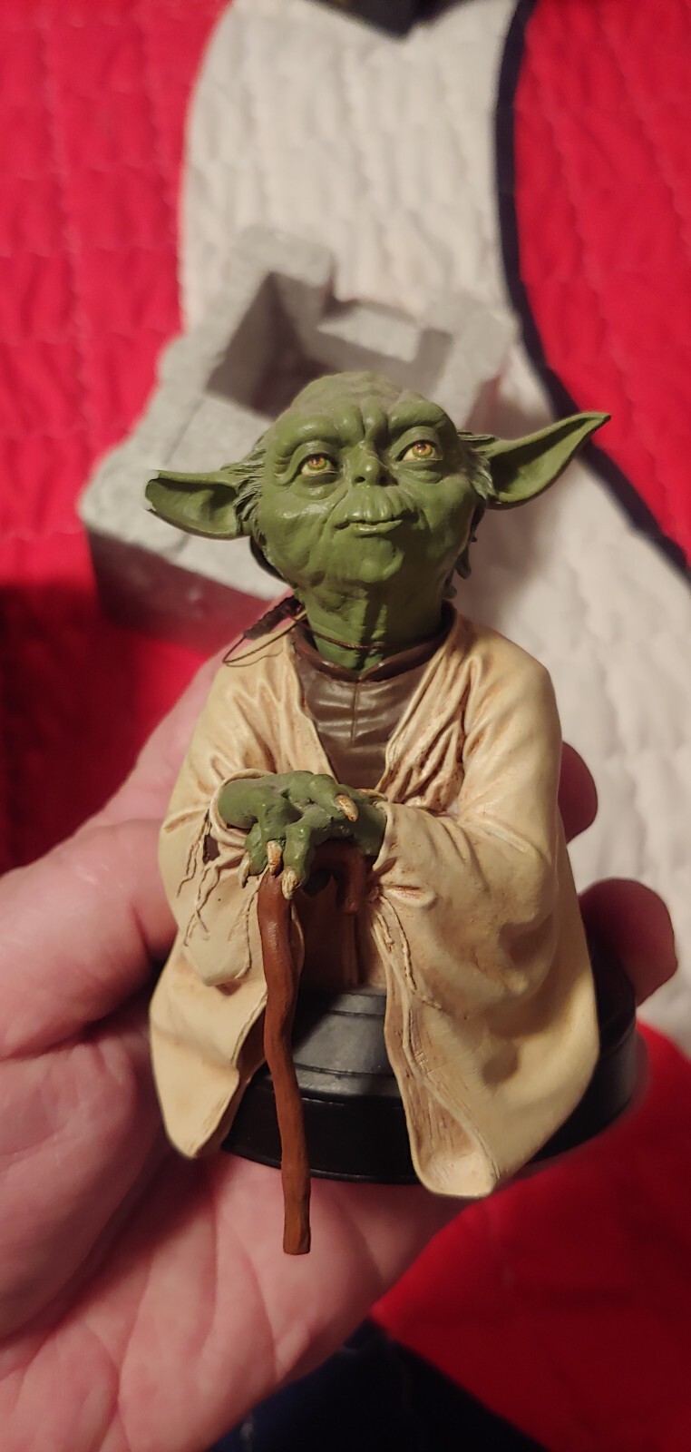 YODA JEDI MASTER MINOR DAMAGE SALE  GENTLE GIANT MINI BUST. SALE