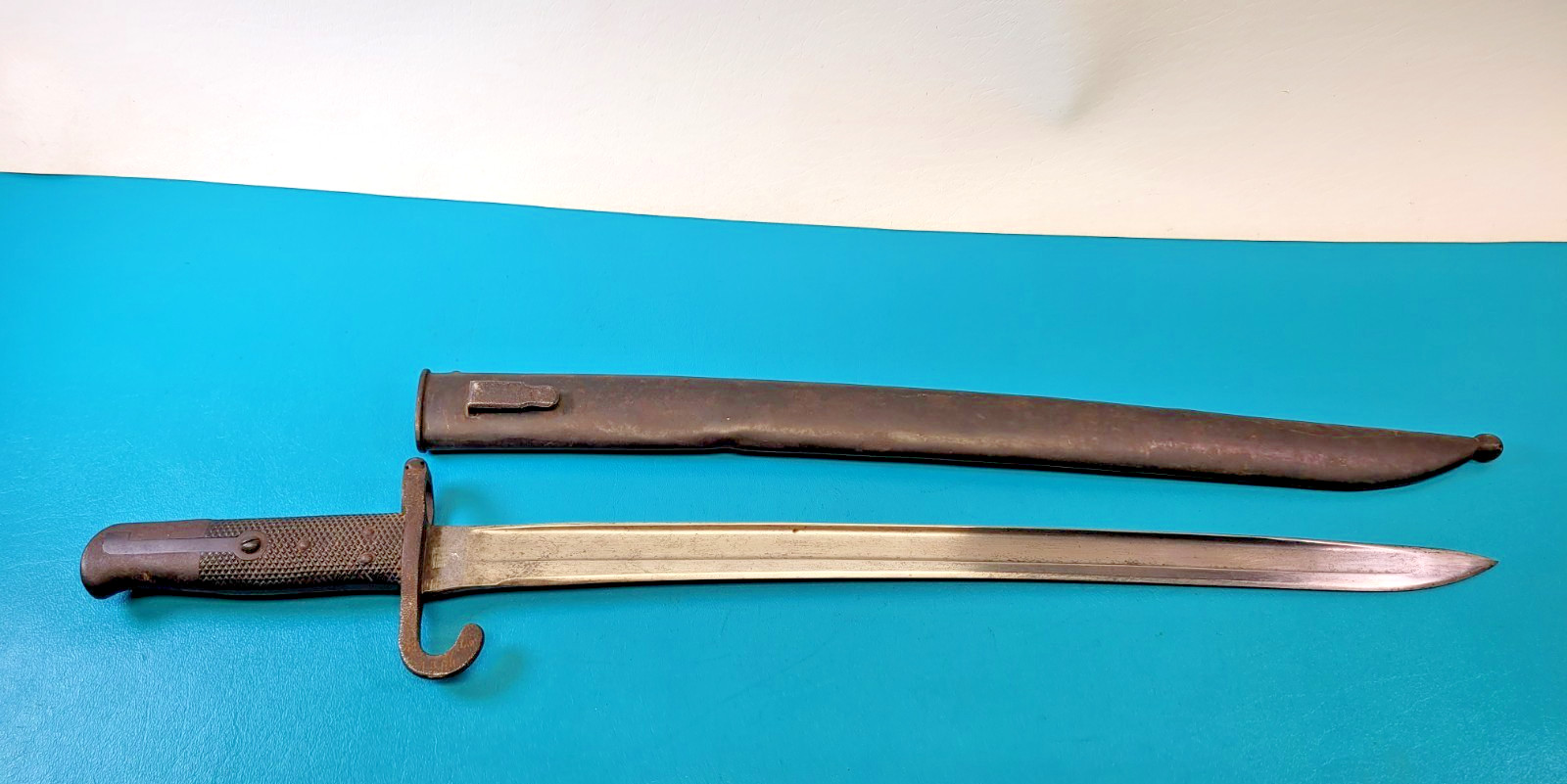 Austrian Model 1870 Yataghan Sword Bayonet & Scabbard for Werndl Rifle TR1737 Austrian Model 1870 Yataghan Sword Bayonet & Scabbard for Werndl Rifle TR1737
