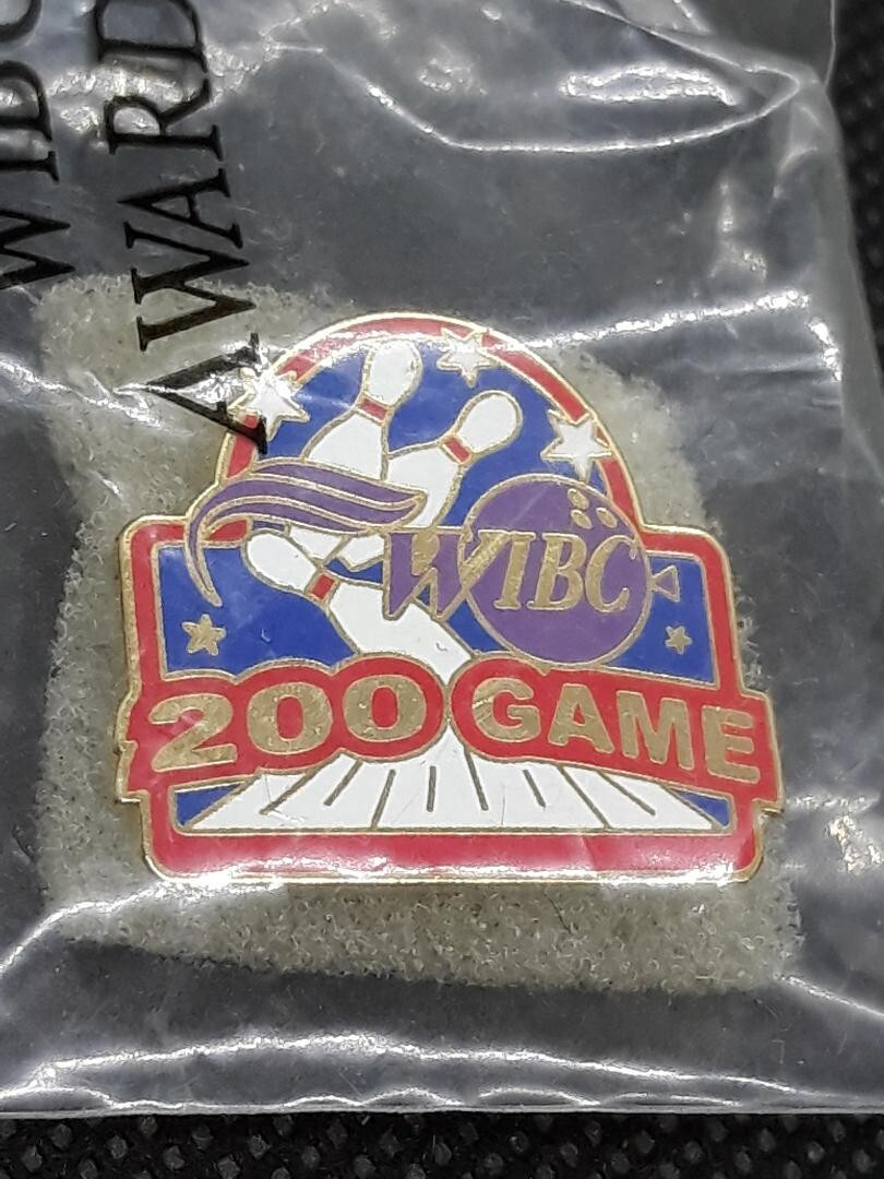 Vintage WIBC Lapel Pin Women\'s International Bowling Congress League 200 Game 