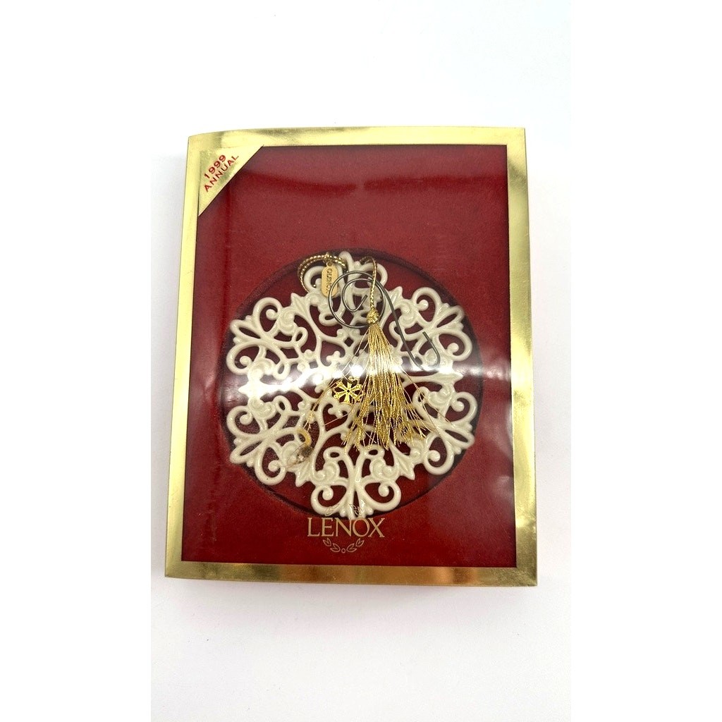 Lenox 1999 Annual Snow Fantasies Snowflake Ornament Porcelain Gold Tassel Box Lenox 1999 Annual Snow Fantasies Snowflake Ornament Porcelain Gold Tassel Box