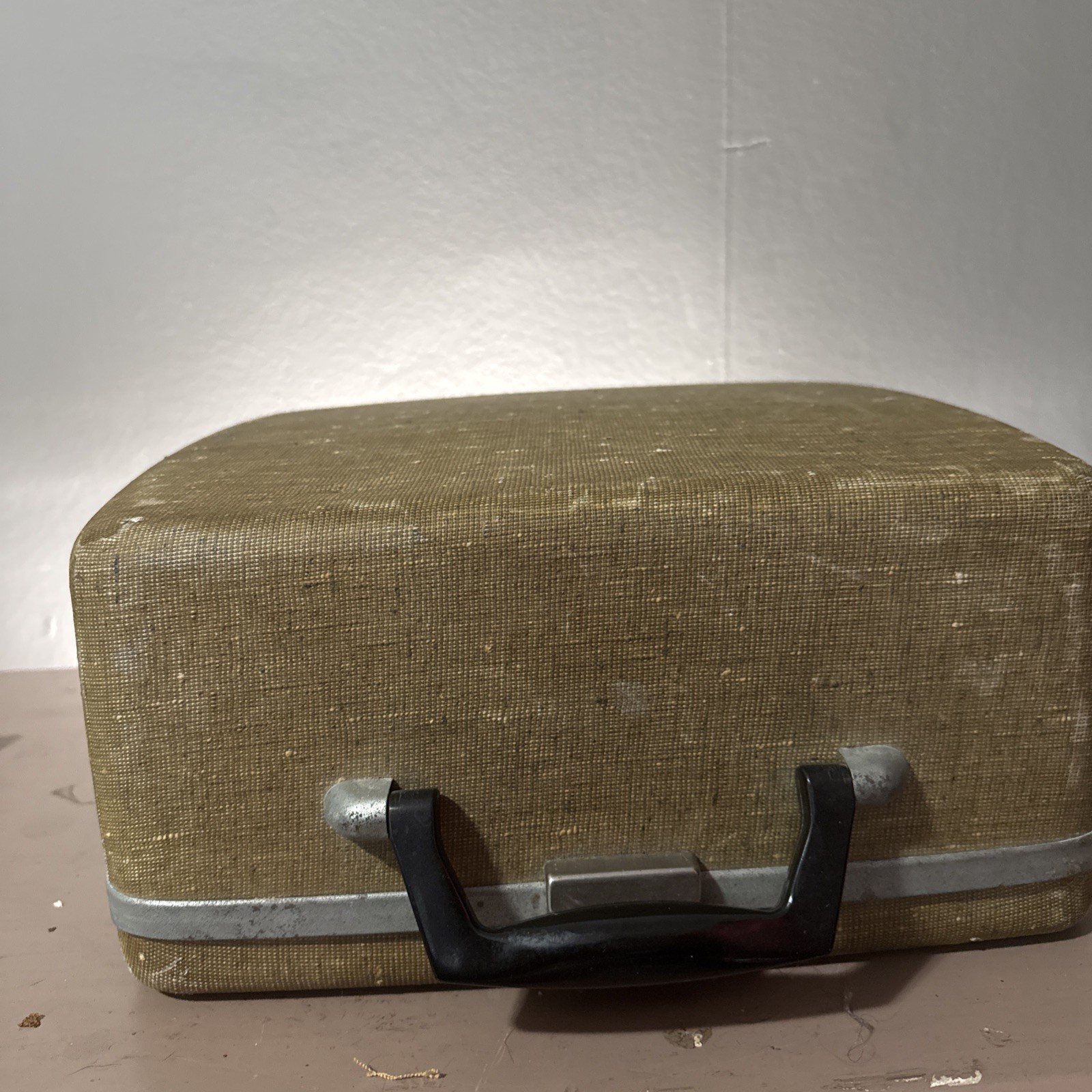 Vintage 1950’s Royal Quiet Deluxe Candy Apple Red Original Case Sand Condition